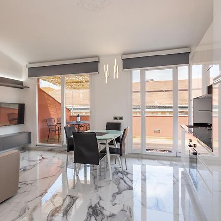 Casa Vacanza " La Rosa " Imperia Liguria Екстер'єр фото