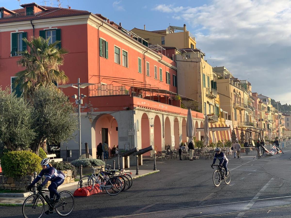 Casa Vacanza " La Rosa " Imperia Liguria Екстер'єр фото