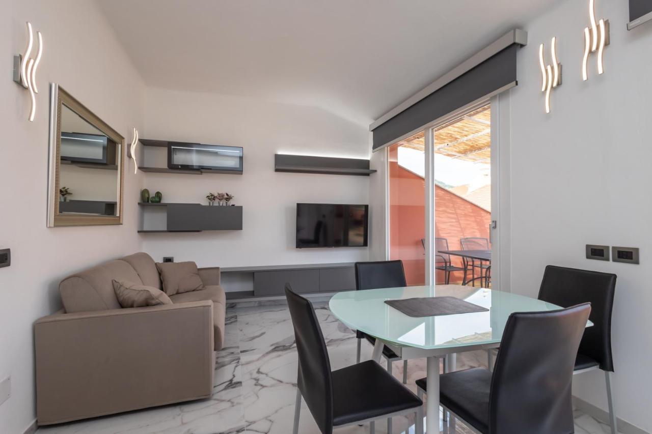 Casa Vacanza " La Rosa " Imperia Liguria Екстер'єр фото