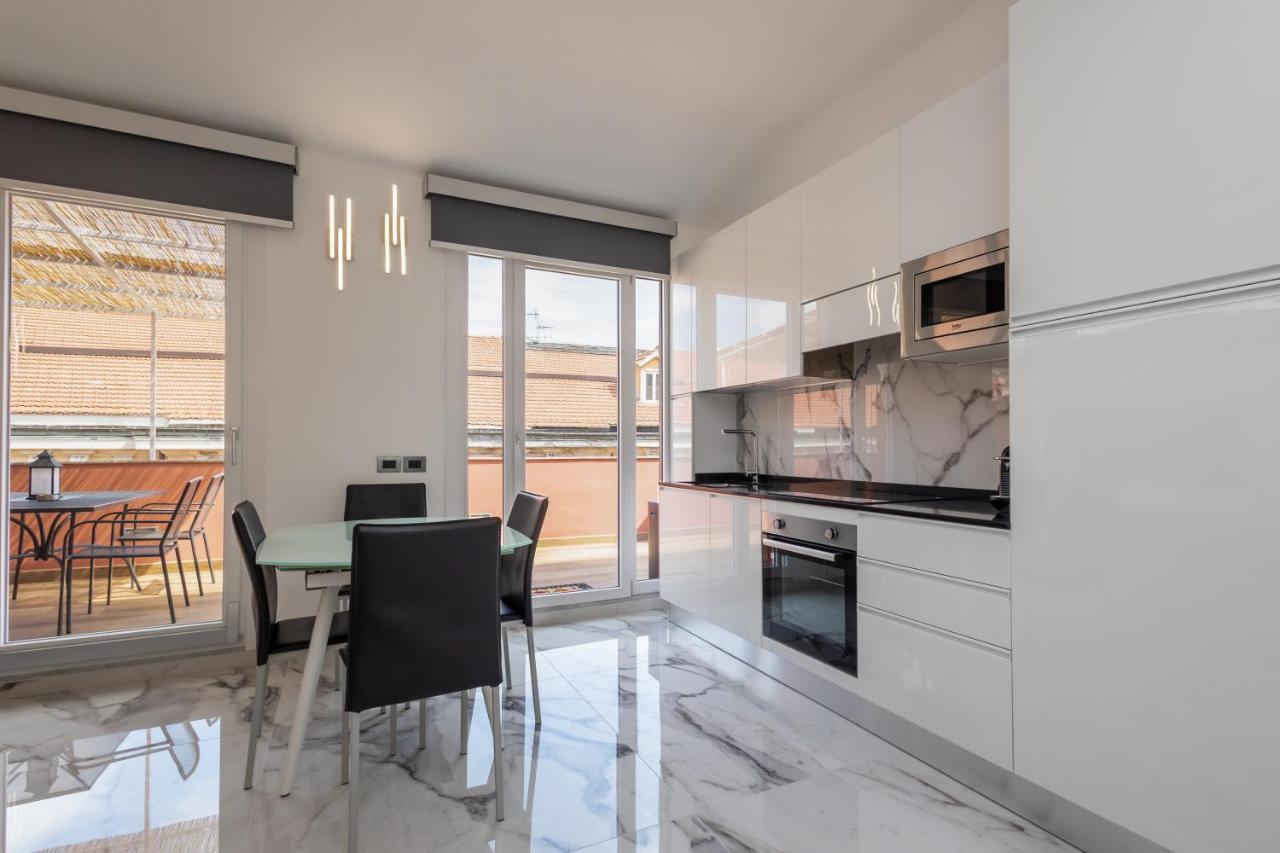 Casa Vacanza " La Rosa " Imperia Liguria Екстер'єр фото