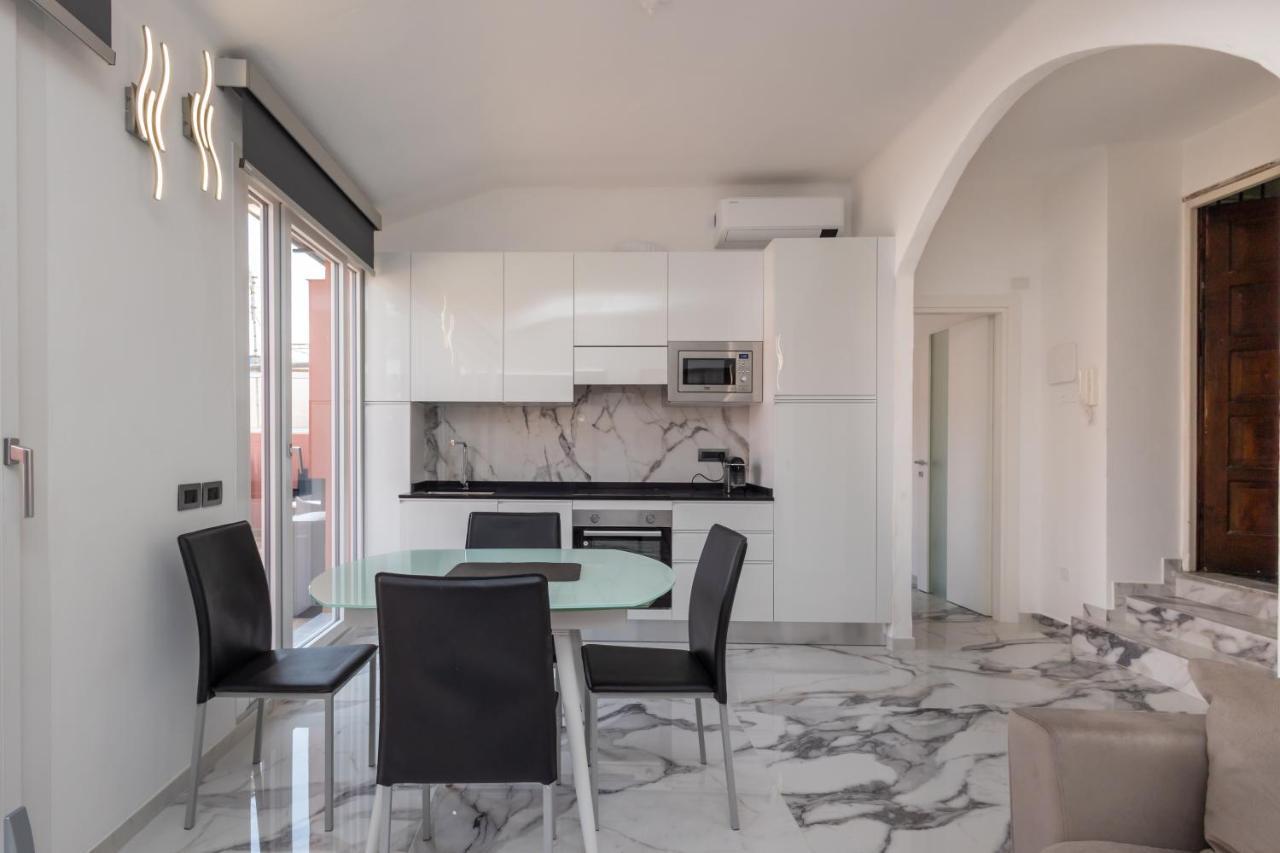 Casa Vacanza " La Rosa " Imperia Liguria Екстер'єр фото