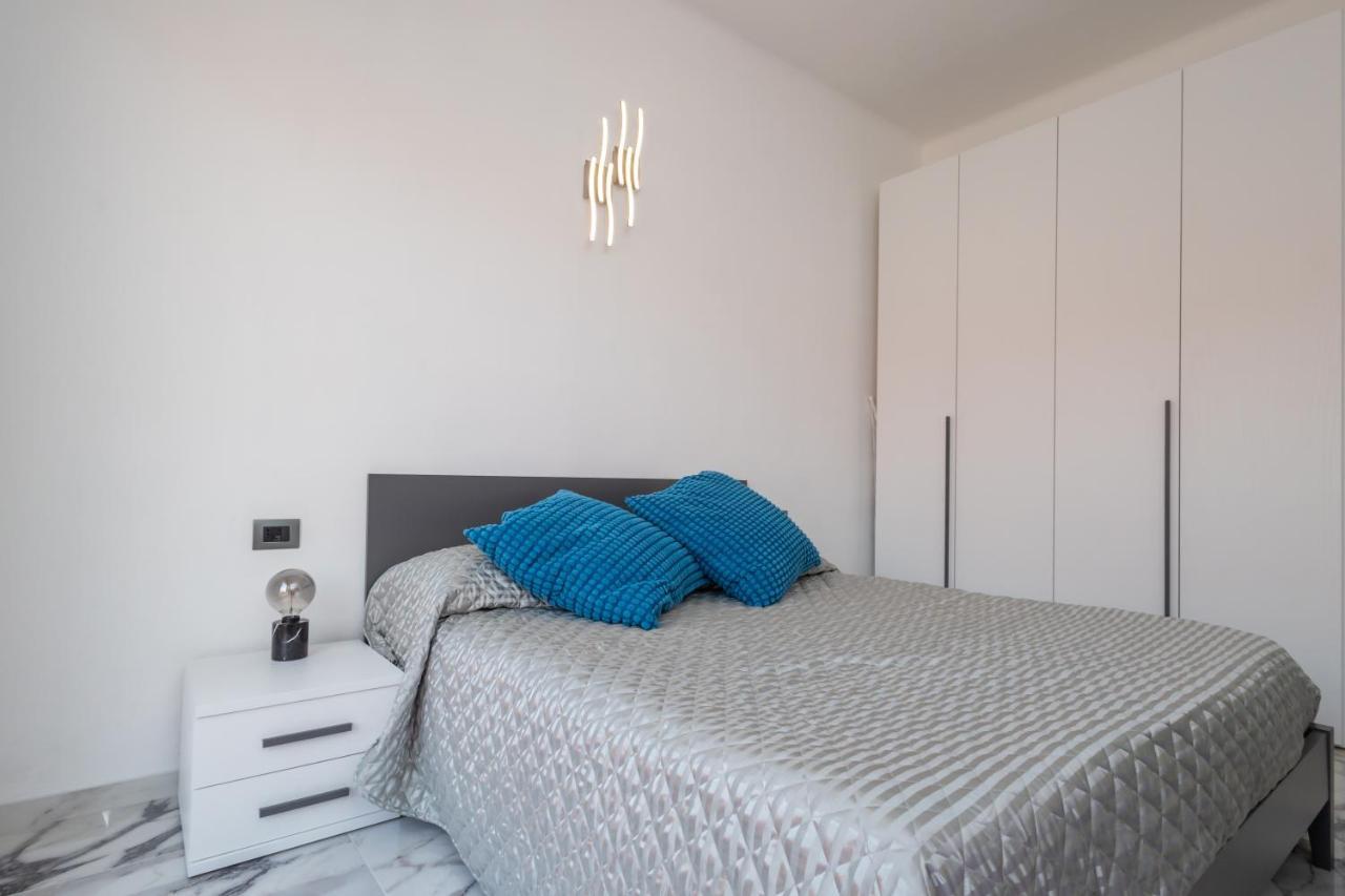 Casa Vacanza " La Rosa " Imperia Liguria Екстер'єр фото