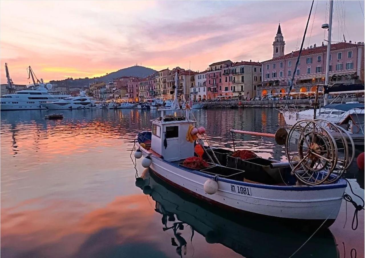 Casa Vacanza " La Rosa " Imperia Liguria Екстер'єр фото